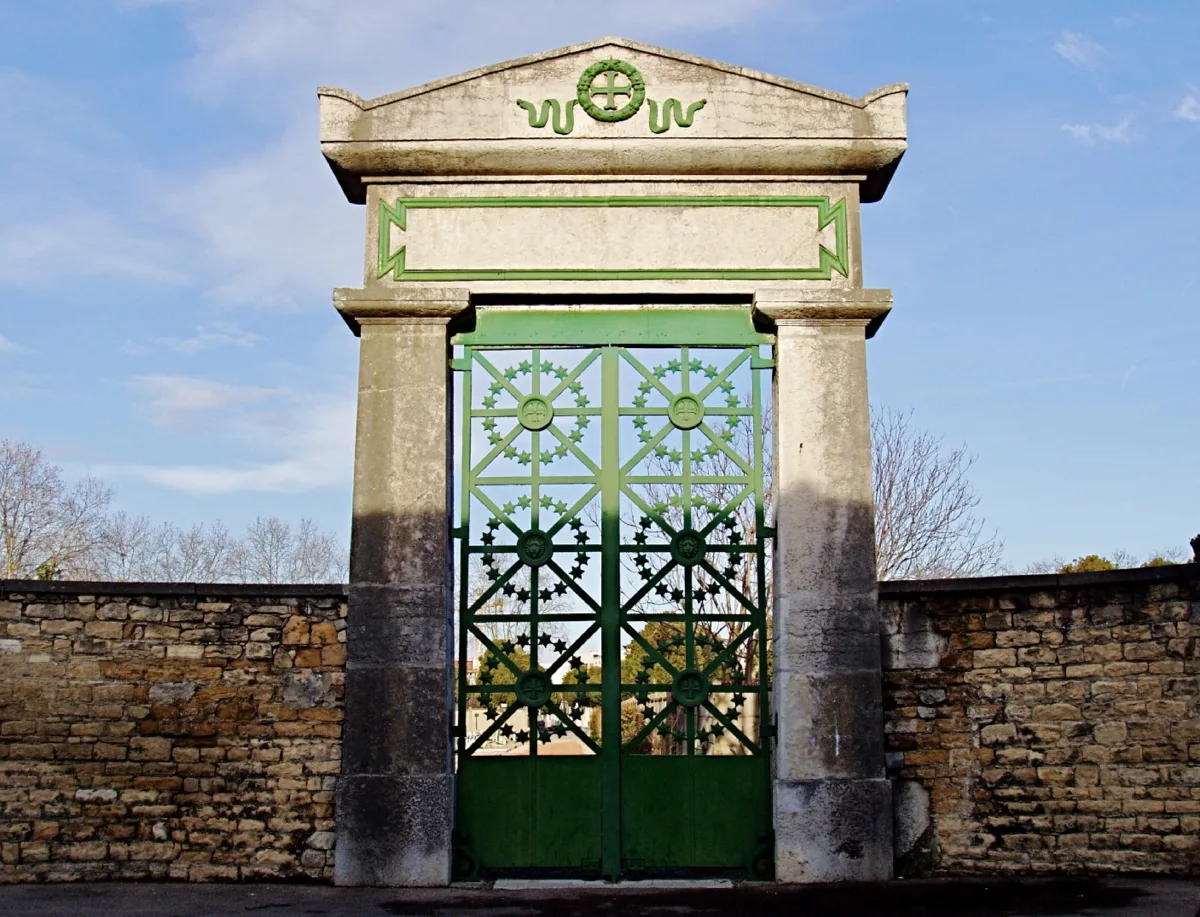 Vue du portail (rue Pierre Delore 2011)