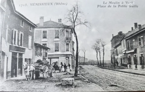 photo ancienne : angle de la la rue du Moulin à Vent et de l'avenue de Pressensé
