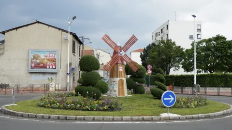 Le moulin à vent de Vénissieux (angle rues professeur Roux et Louise Michel)