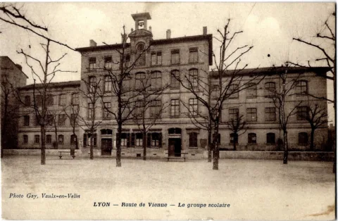La place Belleville et son école