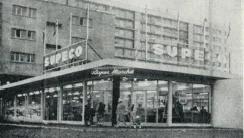 Supermarché à l'angle du boulevard des Etats-Unis et la rue du Professeur Beauvisage