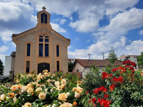 Sainte Jeanne d'Arc restaurée extérieurement