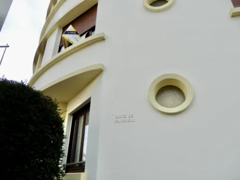 84 rue Pierre Delore, avec l'indication "Route de Vénissieux"