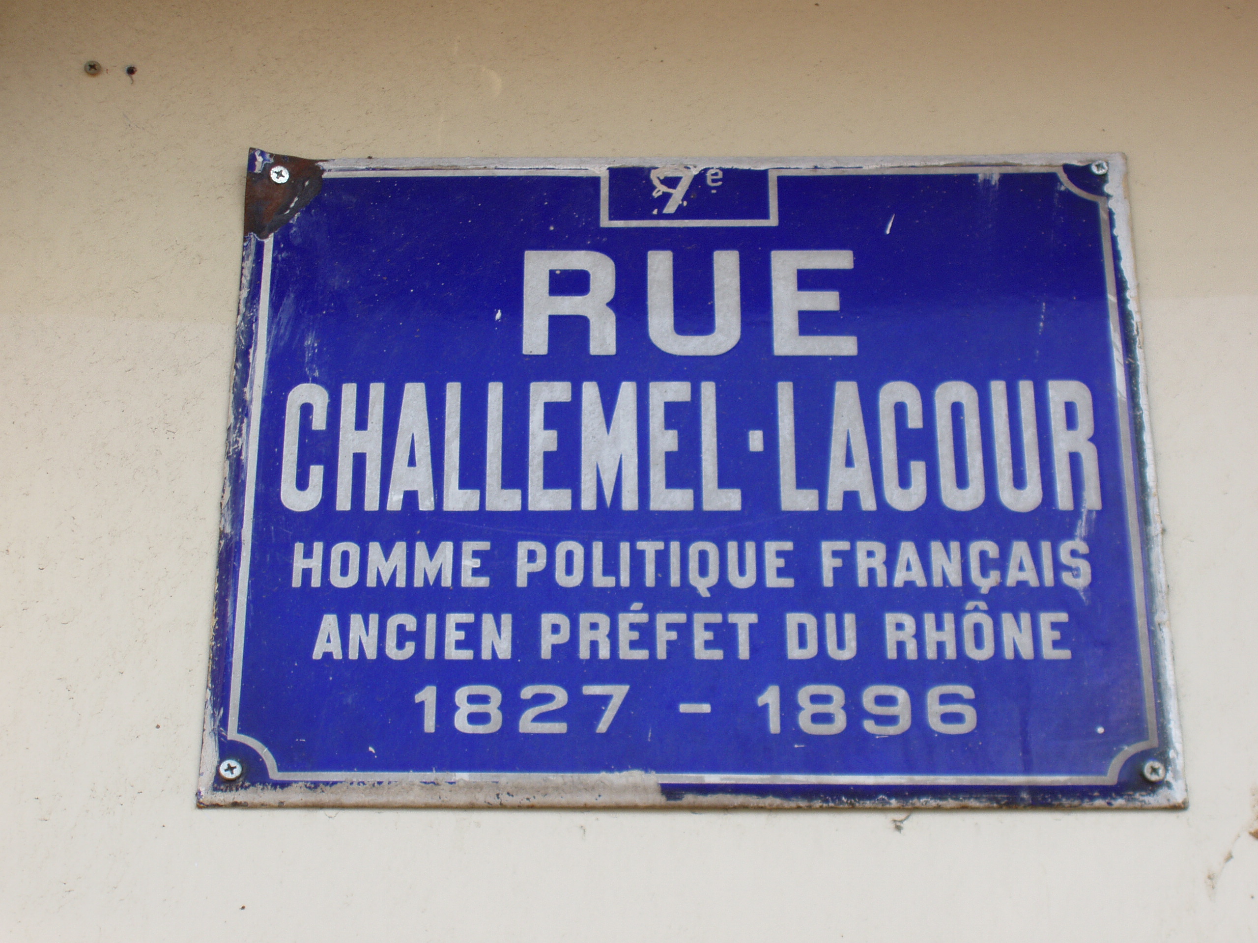 La rue Challemel-Lacour