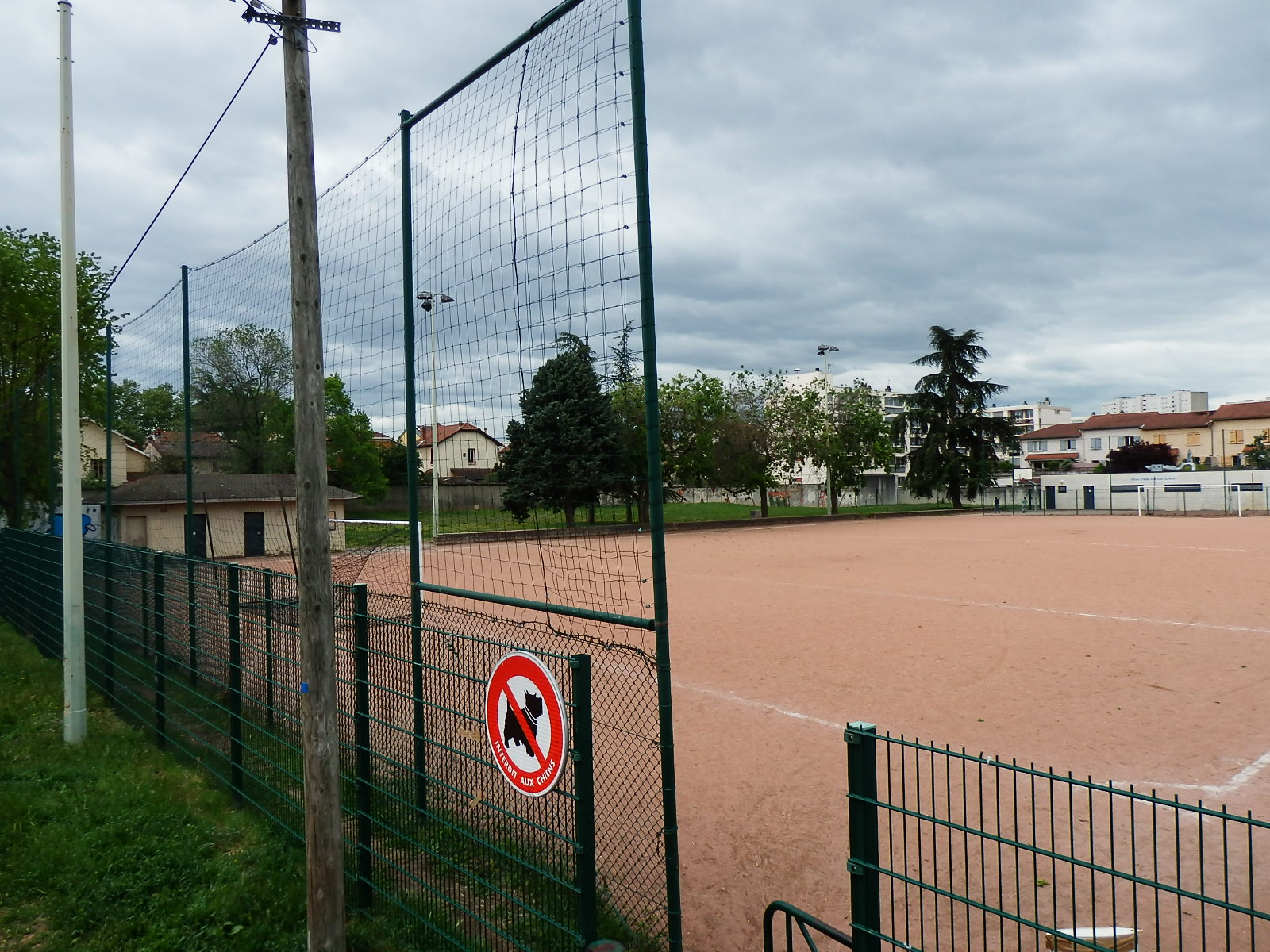 Le stade de foot avant sa réfection