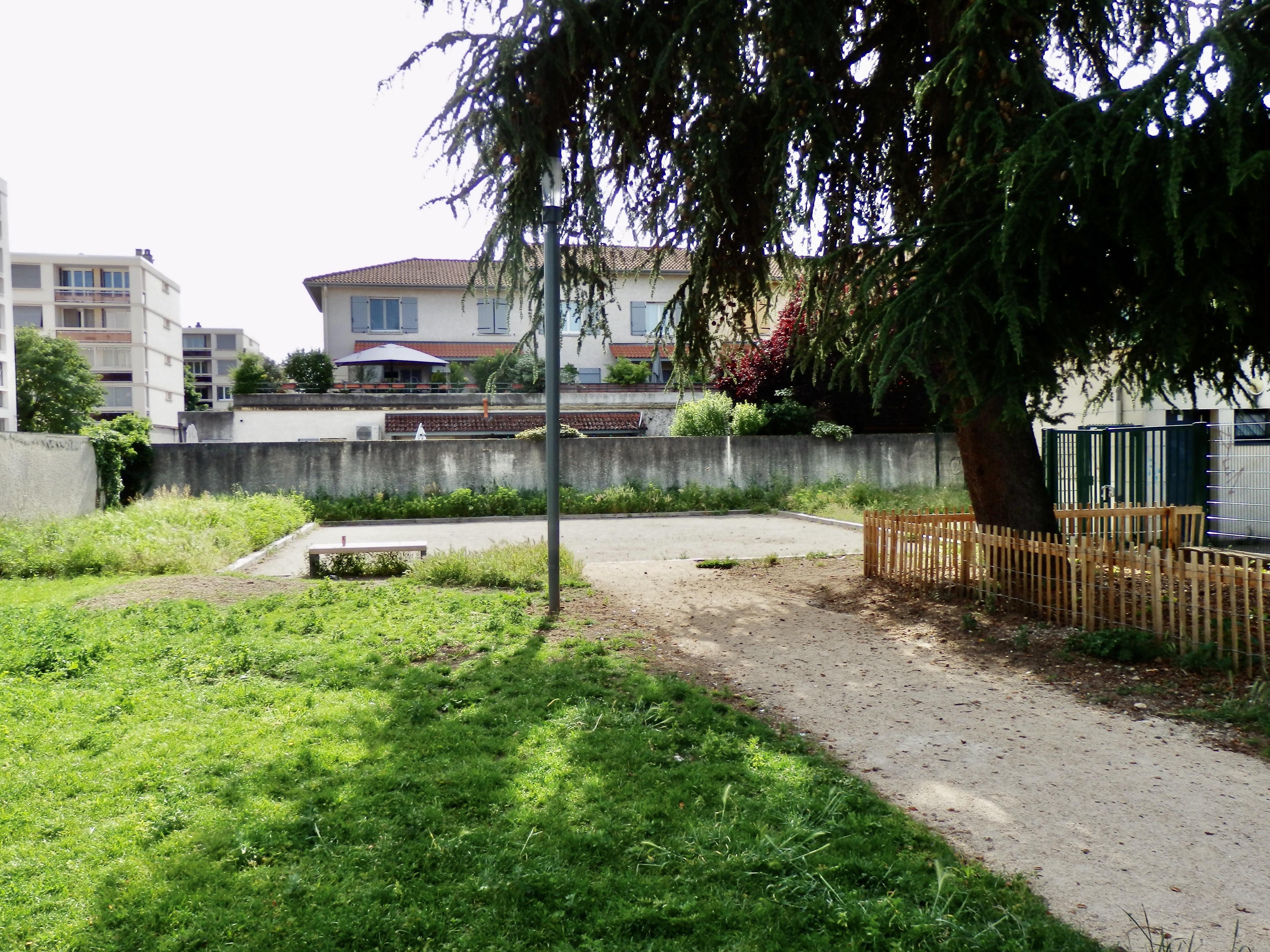 Le terrain de boules