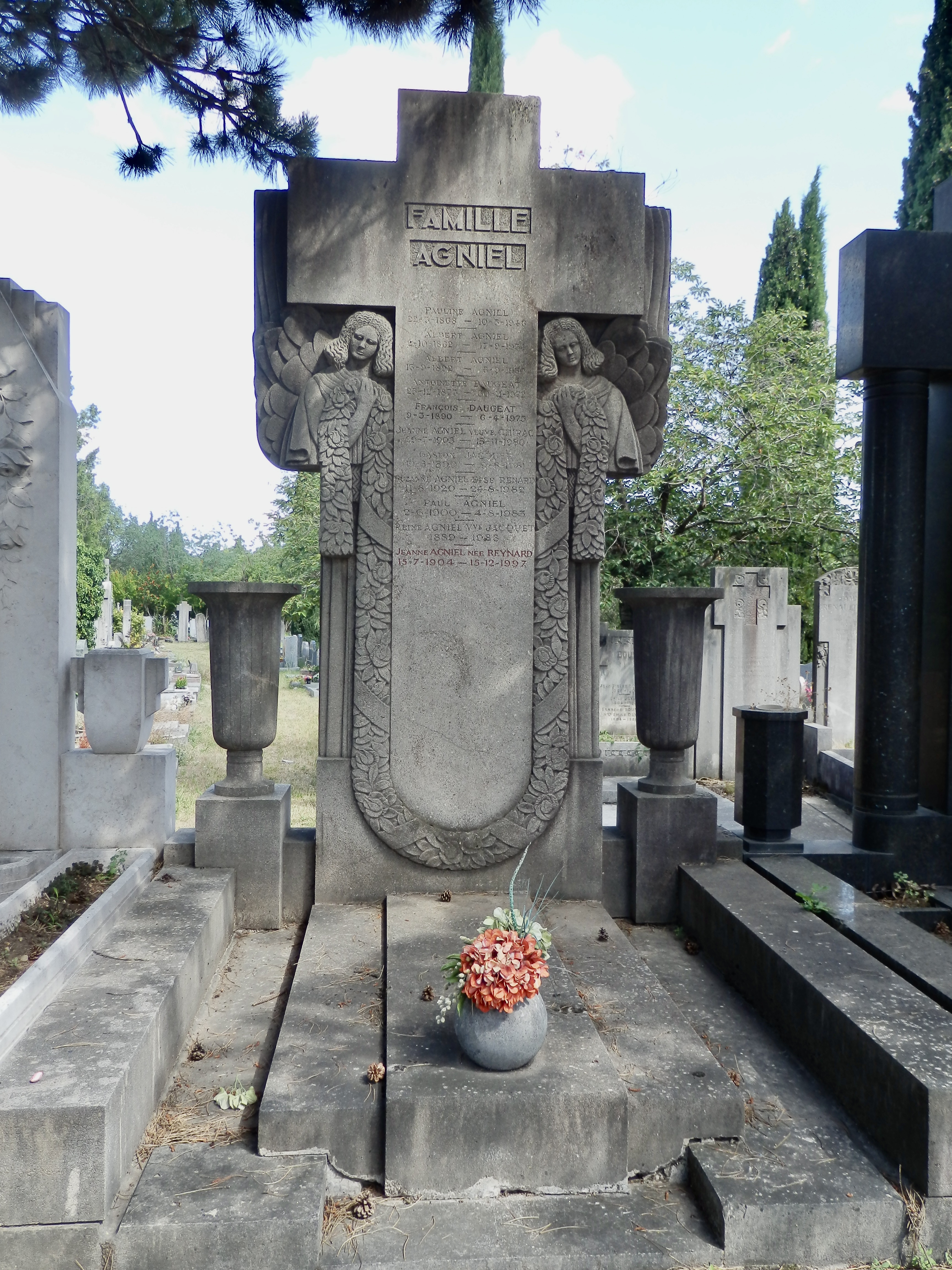 Tombe de la famille Agniel
